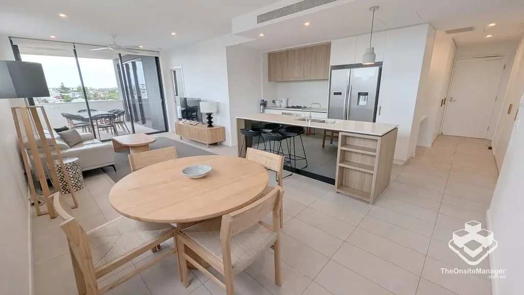 Unfurnished 3 Bed Apartment West End