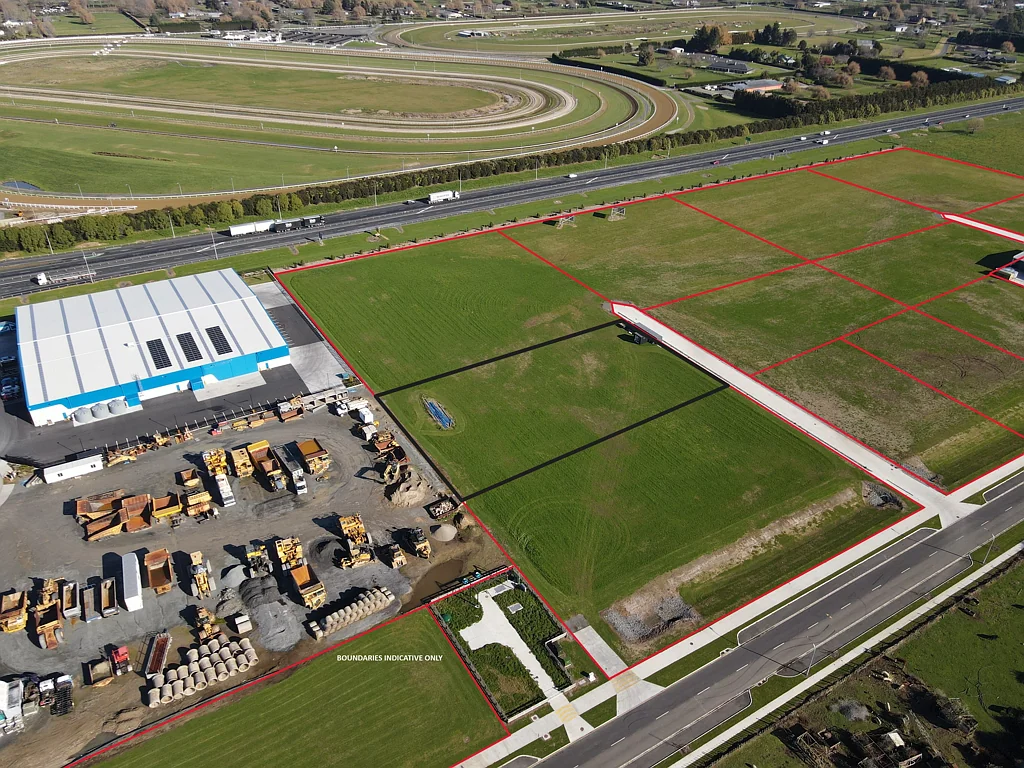 Cambridge  Land surplus to vendors requirements