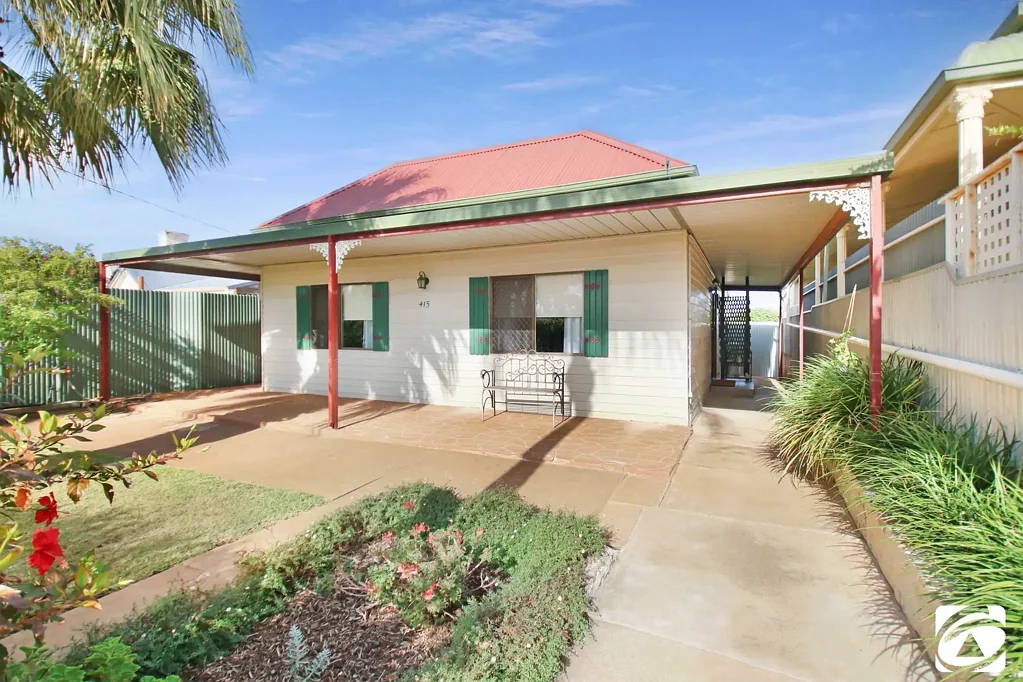 Broken Hill 3chambre NEAT FAMILY HOME IN SOUGHT-AFTER LOCATION