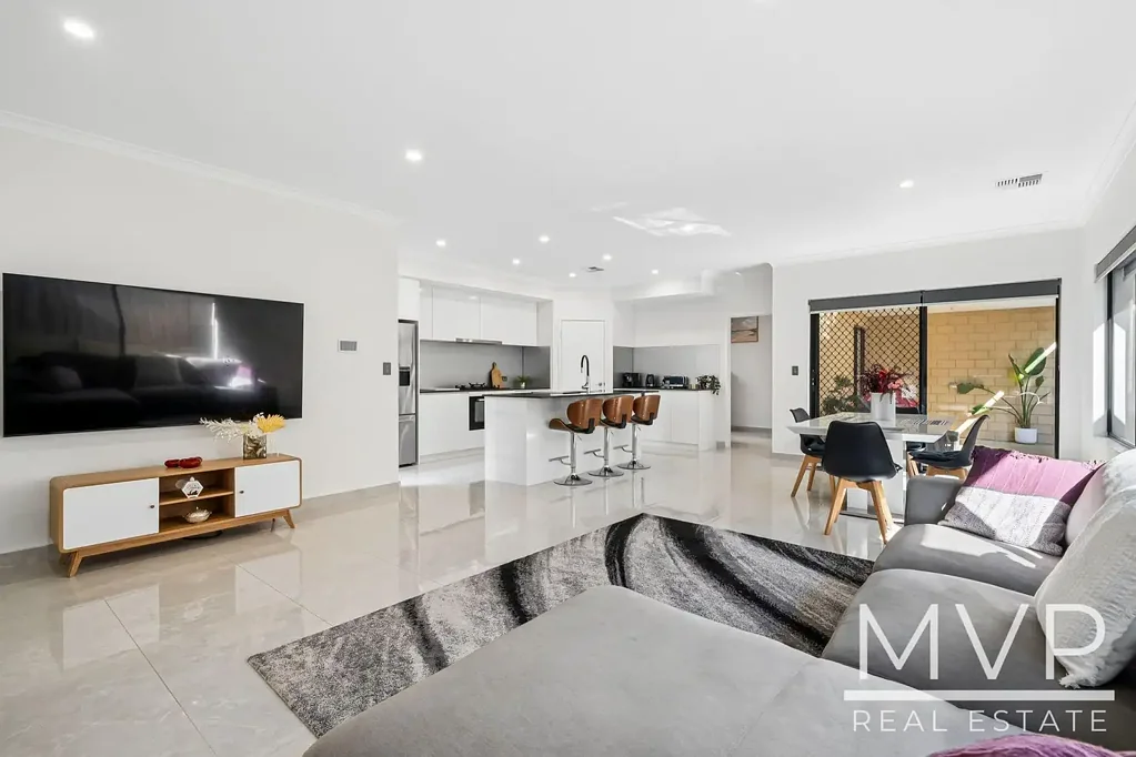 Coolbellup 4房  Family Living with Style & Space