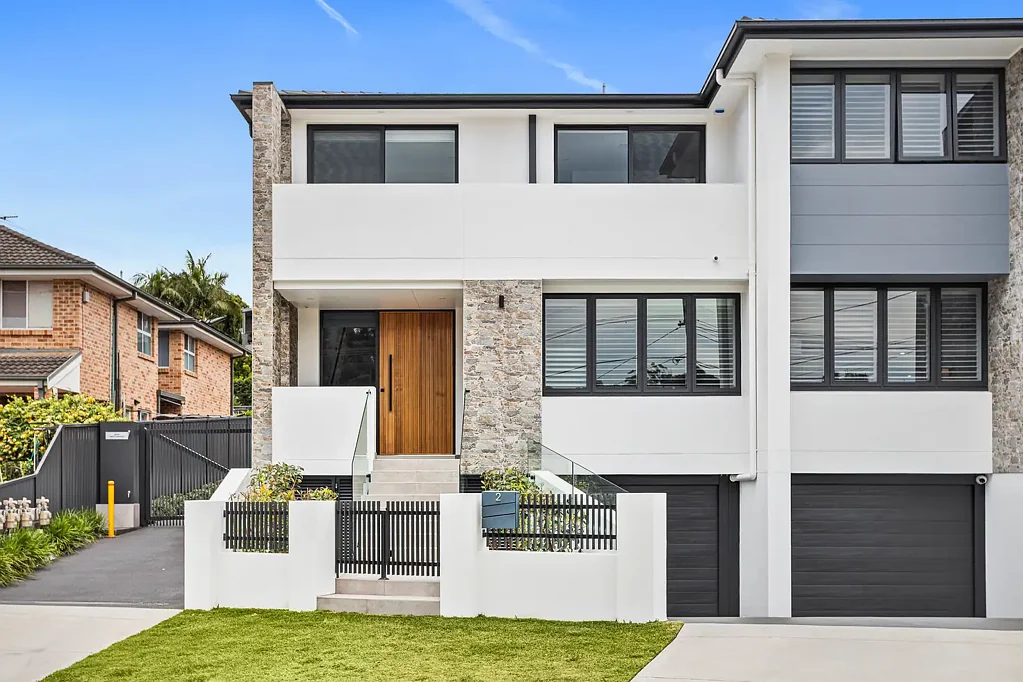 Mortdale 4ਬੈੱਡਰੂਮ Architecturally Designed Double Brick Home