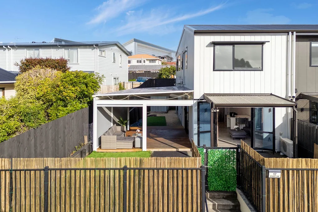 Mount Roskill 3房  Nearly New Corner Beauty in Mt Roskill – Must Sell
