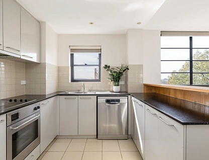 18/107 Darling Point Road, Darling Point, Eastern Suburbs, 2 غرف, 1 حمامات, Apartment