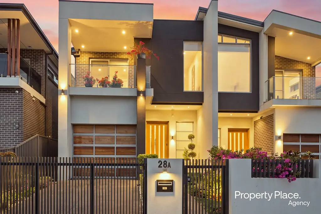 Revesby 4chambre Double Brick - Immaculately Presented