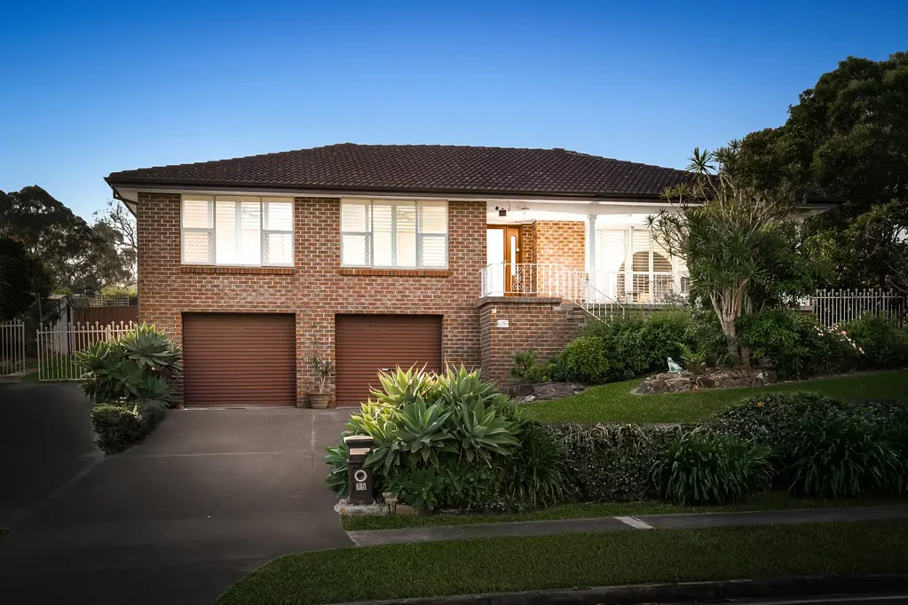 Kings Langley 4ਬੈੱਡਰੂਮ Spacious, established and well-positioned