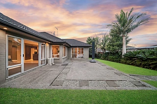 5 Alvre Place, Flat Bush, Manukau City