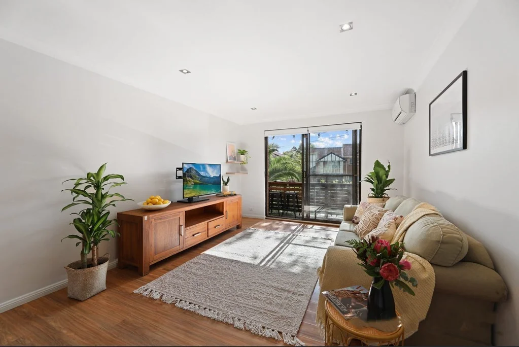 Modern Top Floor Apartment
