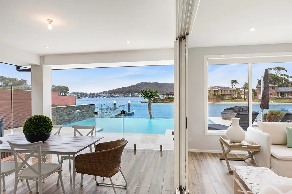 18 Helmsman Boulevard, St Huberts Island, NSW 2257