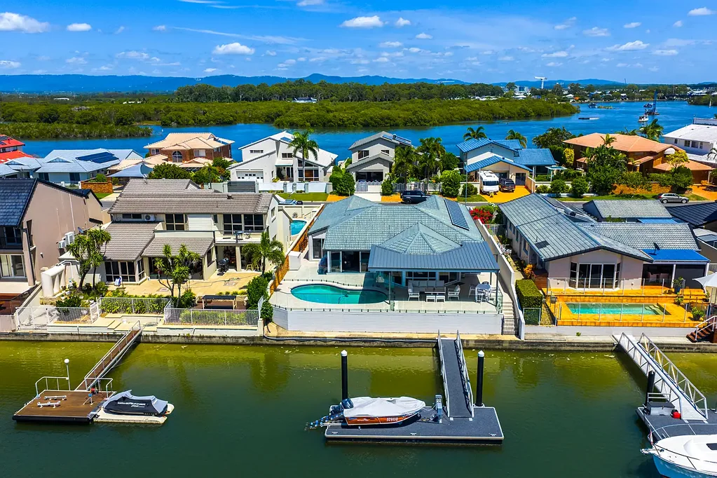 77 Tradewinds Avenue, Paradise Point, QLD 4216
