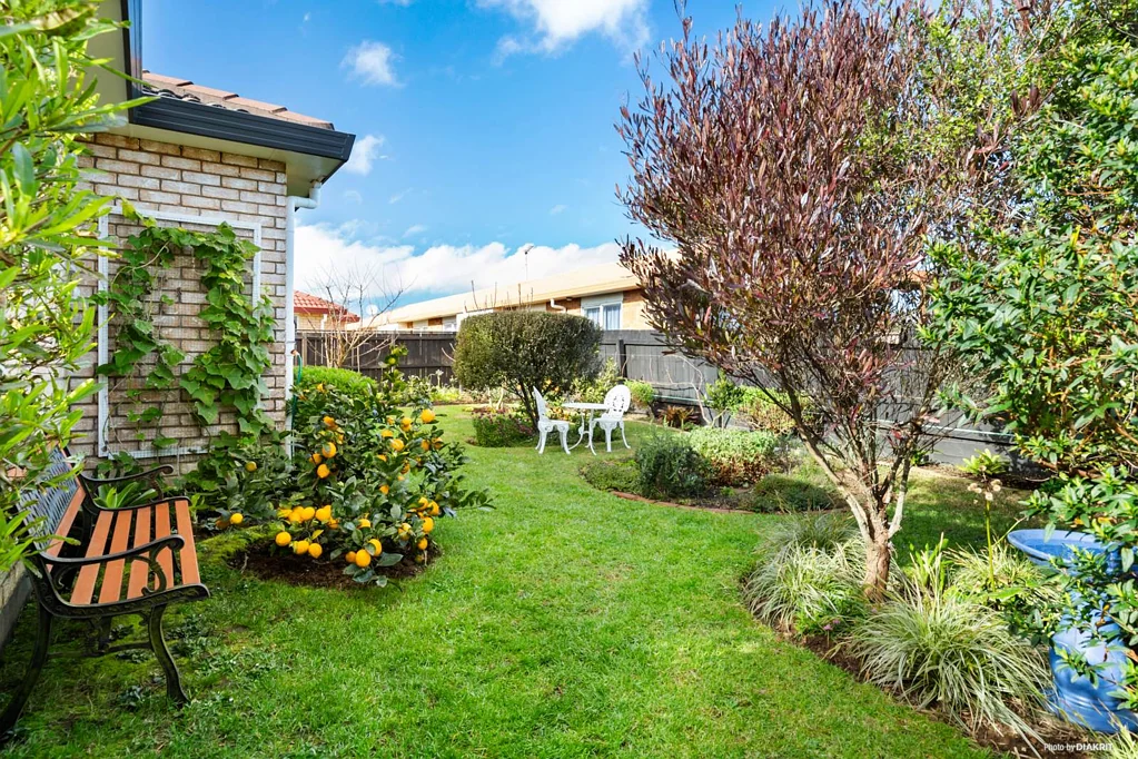 Waiuku 3 Slaapkamer Brick and Tile - Easy Care at its best!
