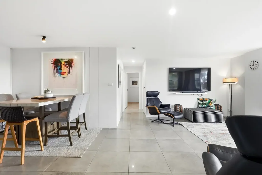 Coffs Harbour 2房  Turnkey Coastal Living, Just Steps From The Sand