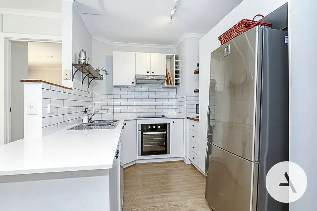 Stylish Ground-Floor Unit with Courtyard Living in Prime Bonython Location