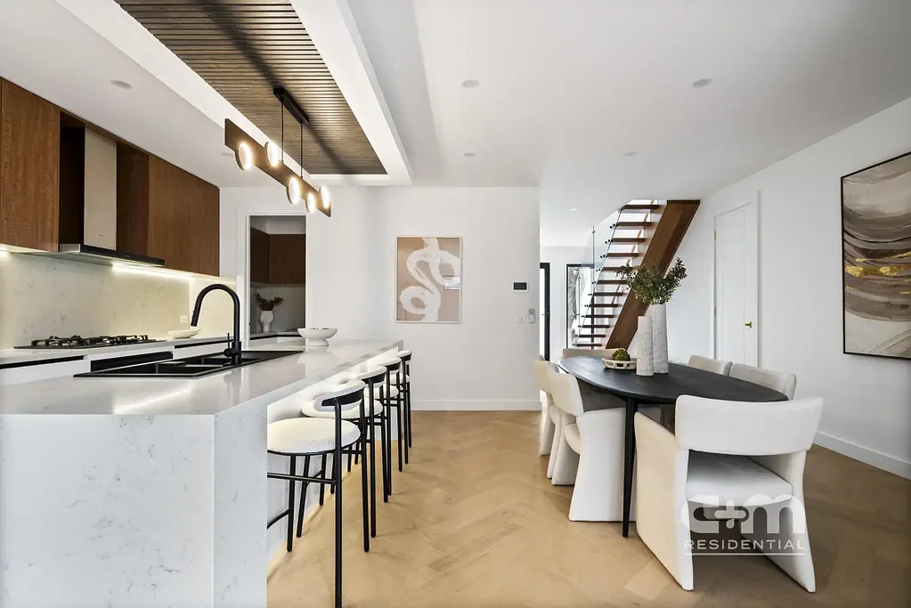 Oak Park 4 Slaapkamer Built To Impress. Ready To Enjoy.
