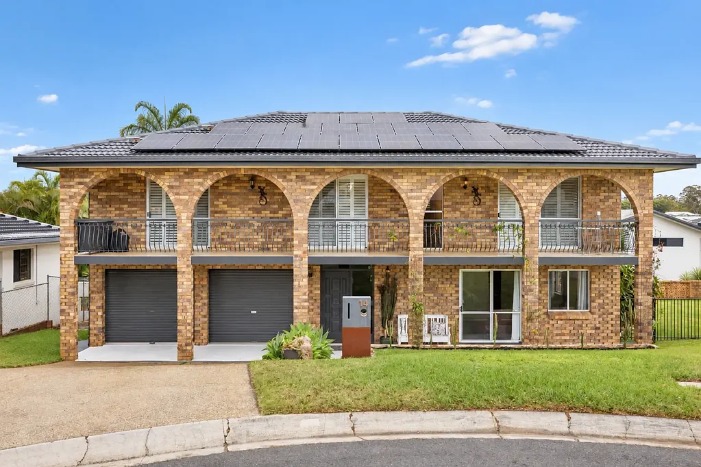 Carseldine 4房 Carseldine Winery Estate 占地734平方米带泳池的家庭娱乐住宅 Family Entertainer with Pool on 734sqm in Carseldine's Winery Estate