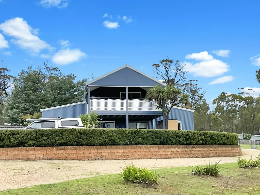 Spacious Family Living in Beautiful Binalong Bay