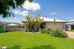 10 Lochern Way, Bushland Beach