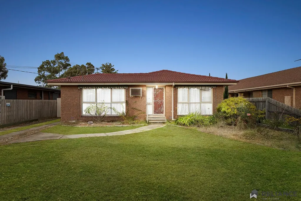 Melton 4Phòng ngủ Prime Growth Zone Gem on 977sqm – 4 Fay street, Melton Dream with Endless Potential!