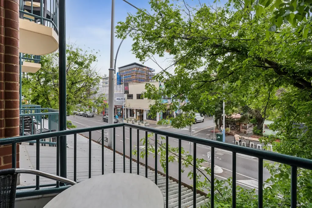Adelaide 2房  Hassle-Free CBD Investment in Adelaide's Vibrant West End