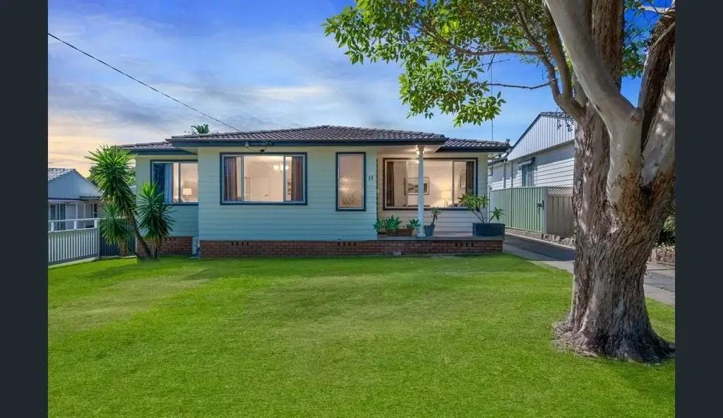 Modern Family Living in a Quiet Elermore Vale Cul-de-Sac
