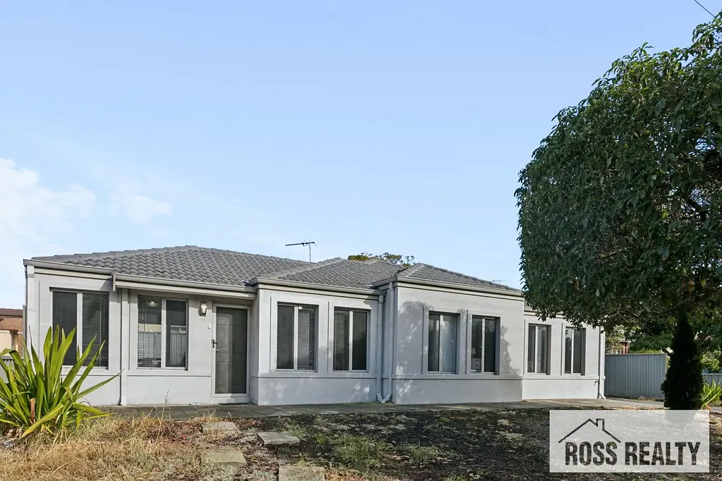 EASY-CARE LIVING WITH A PRIVATE COURTYARD