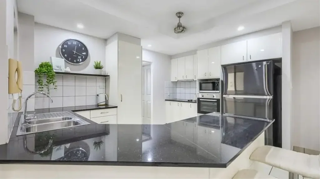 Spacious & Stylish Townhouse with Private Spa