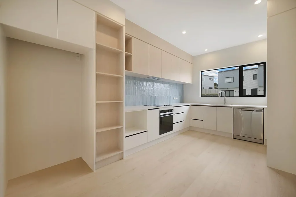 Papakura 2Kwarto 2 Bed+Study2.5 BathroomsStunning Reserve Views!