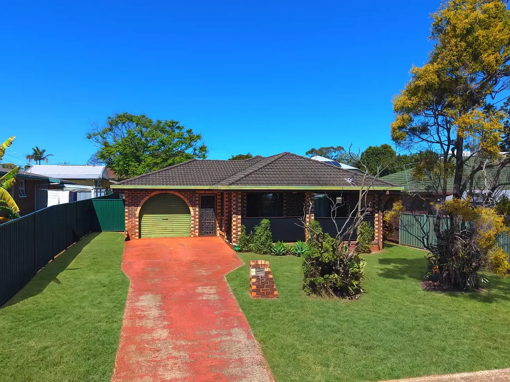 Margate 3房 Margate 生活 - 516平方米地块 - 低层砖瓦房!! Margate Living-516m2 Block-Low Set Brick & Tile!!