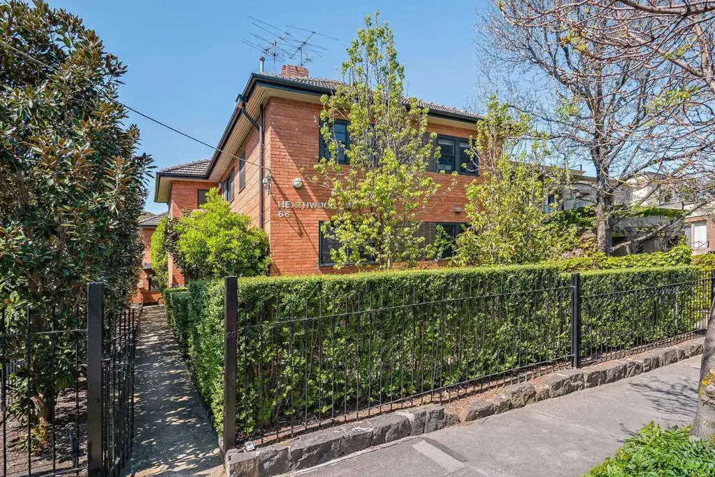 2/66 Mathoura Road, Toorak, VIC 3142