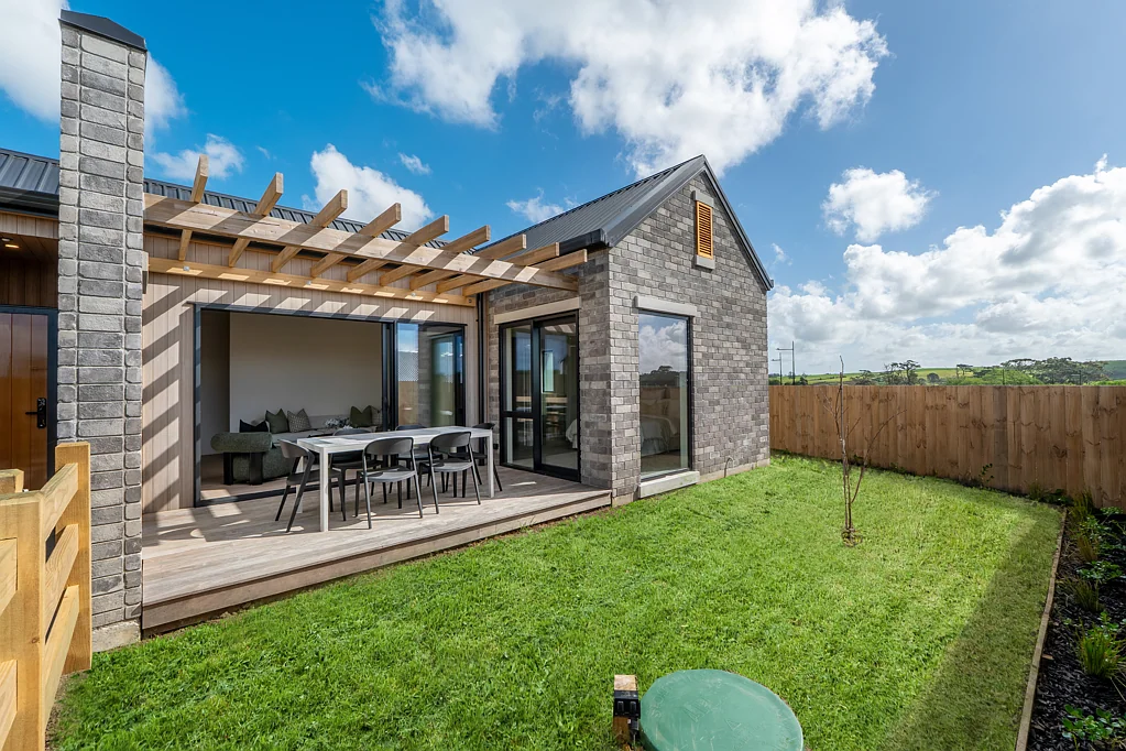 Karaka 4ਬੈੱਡਰੂਮ Brand new, a touch above the rest!