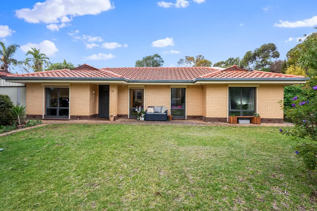 17 Hui Hui Drive, Happy Valley, SA 5159