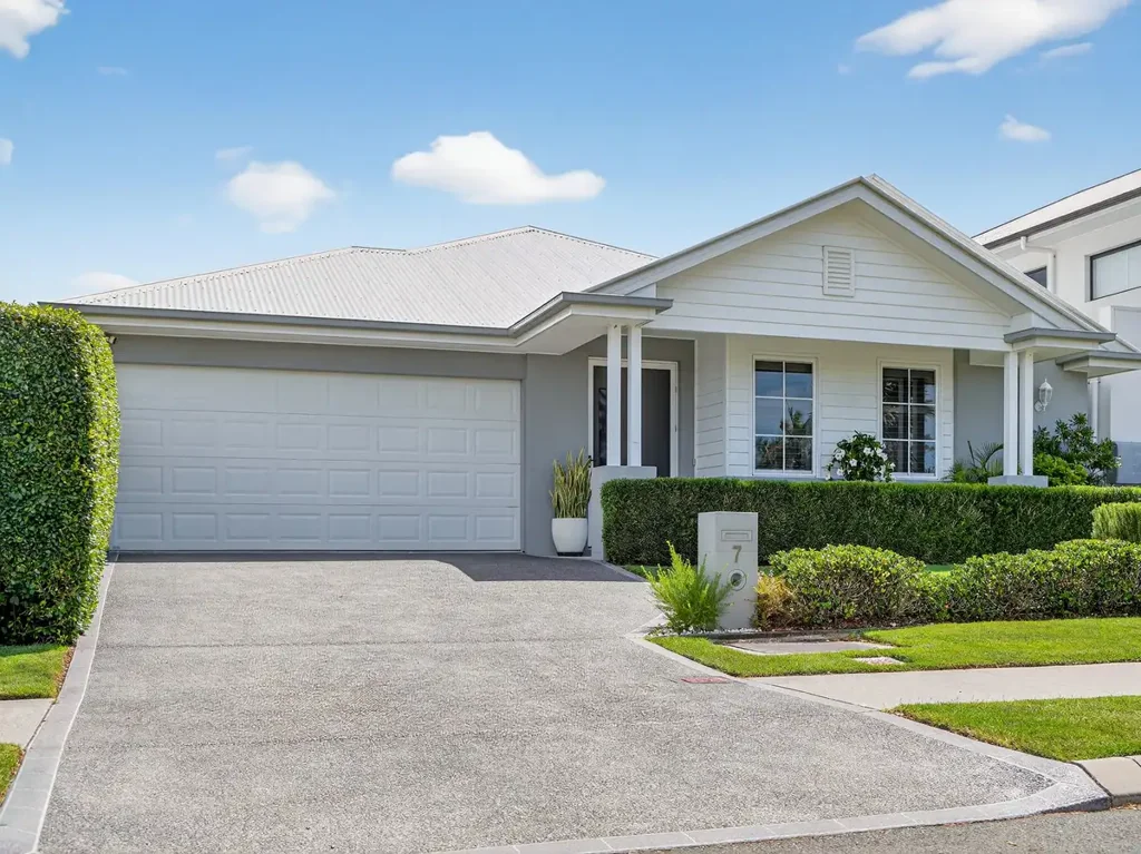 7 Moreton Drive, Jacobs Well, QLD 4208