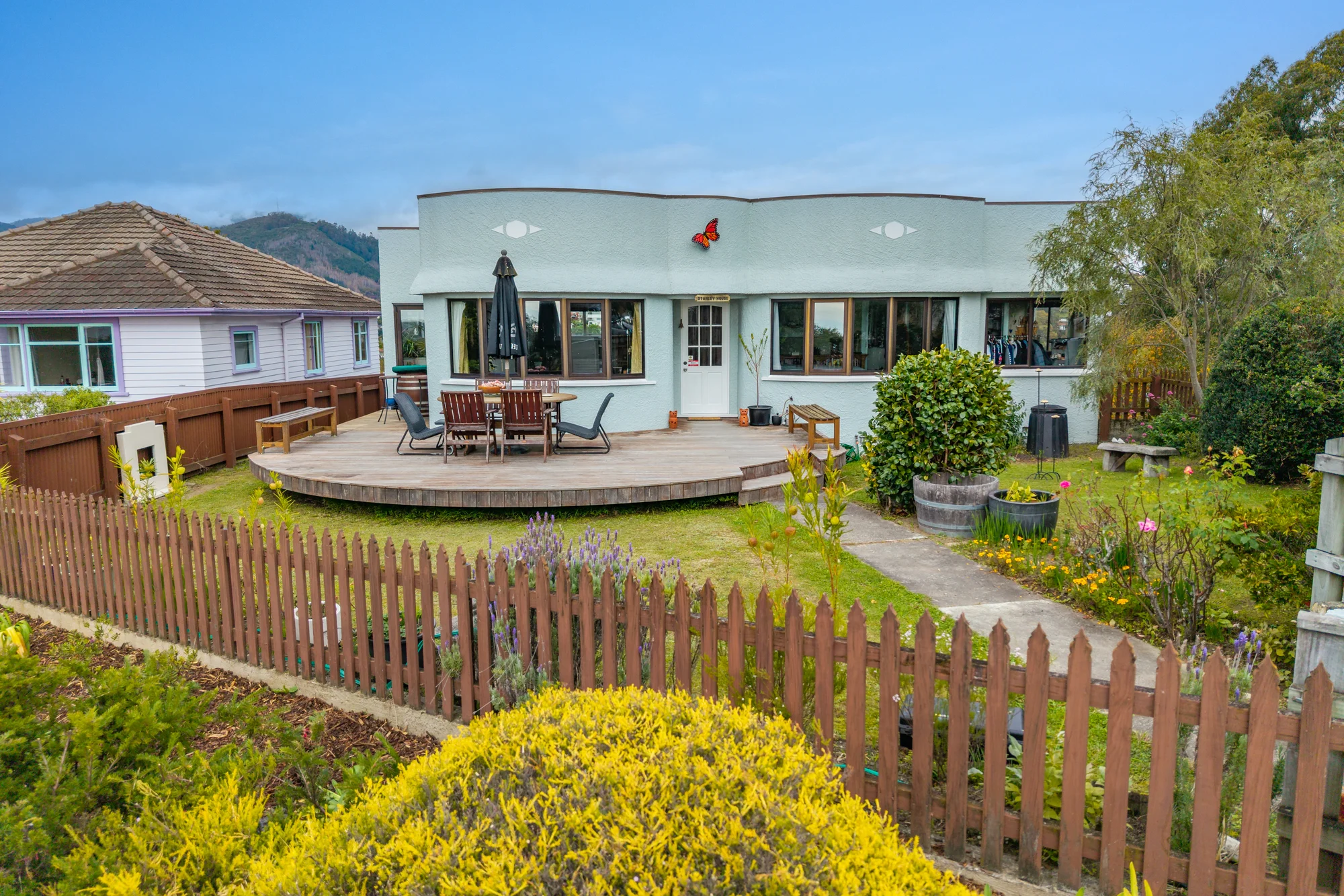 Beachville 2ห้องนอน Stanley – Character, Views and a Home with History