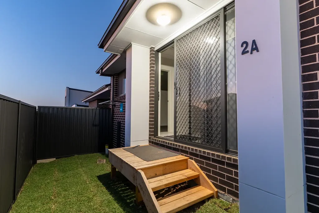 Modern 2-Bedroom Granny Flat in Austral !!