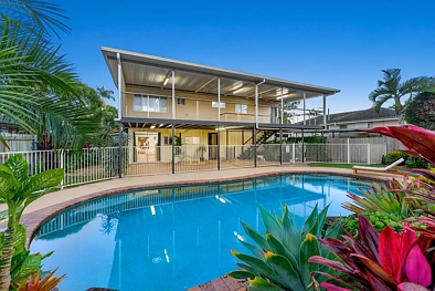 Kallangur 3Zimmer Resort-Style Living on a Beautifully Landscaped 611m² Block!