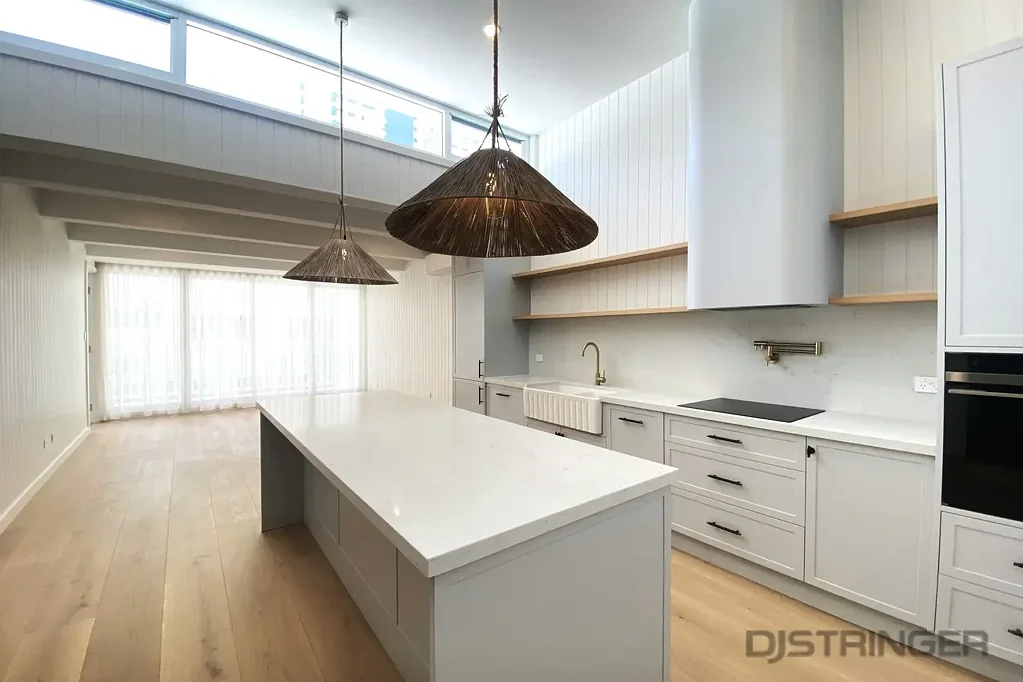 'GHANDA' APARTMENTS - IN THE HEART OF COOLANGATTA
