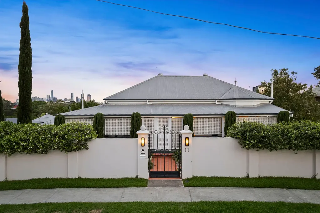 Toowong 6Moenga Dignified family residence with views to the city