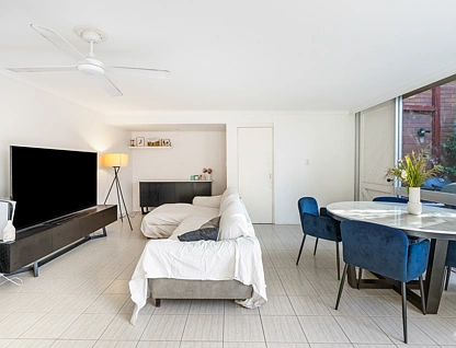 2/111 Rio Vista Boulevard, Broadbeach Waters, Gold Coast, 2 Bedrooms, 1 Bathrooms, Apartment