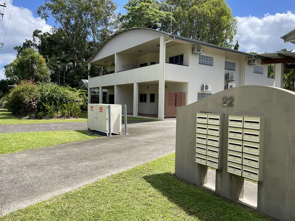Spacious Apartment in Great Location!