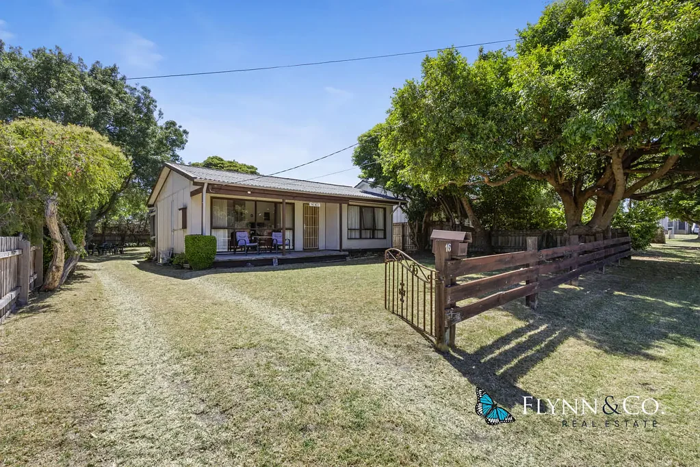 16 Woodvale Grove, Rosebud, VIC 3939