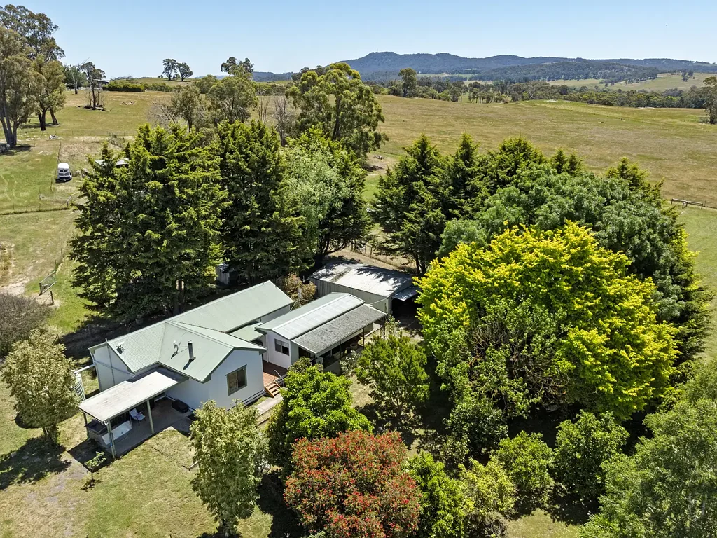 Strathbogie Strathbogie Tablelands – Productive 8.4 Acres  - Comfortable Home with Dual Living - Bore Water -Shedding