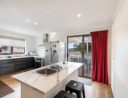 6 Sloping Main Drive, Sloping Main, South East, 4 침실, 1 욕실, House