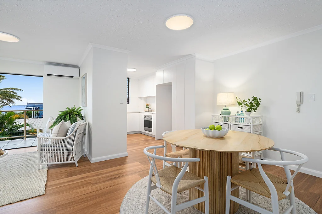 2/14 Nelson Parade, Manly, QLD 4179