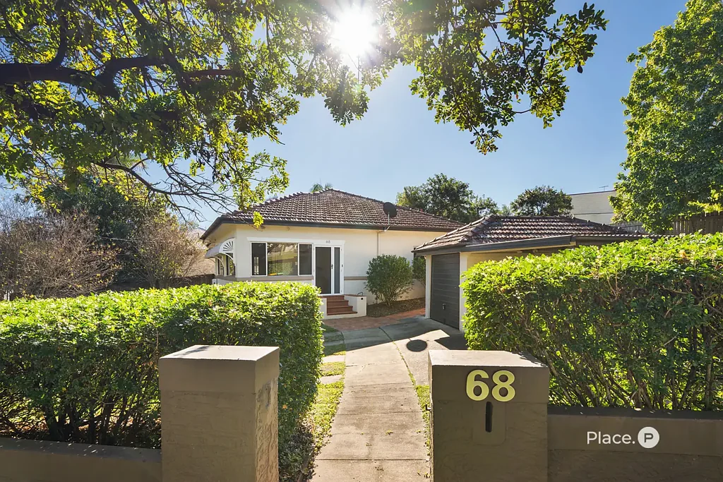 Coorparoo 4Kwarto DA approved for sub-division OR An incredible home to live in...