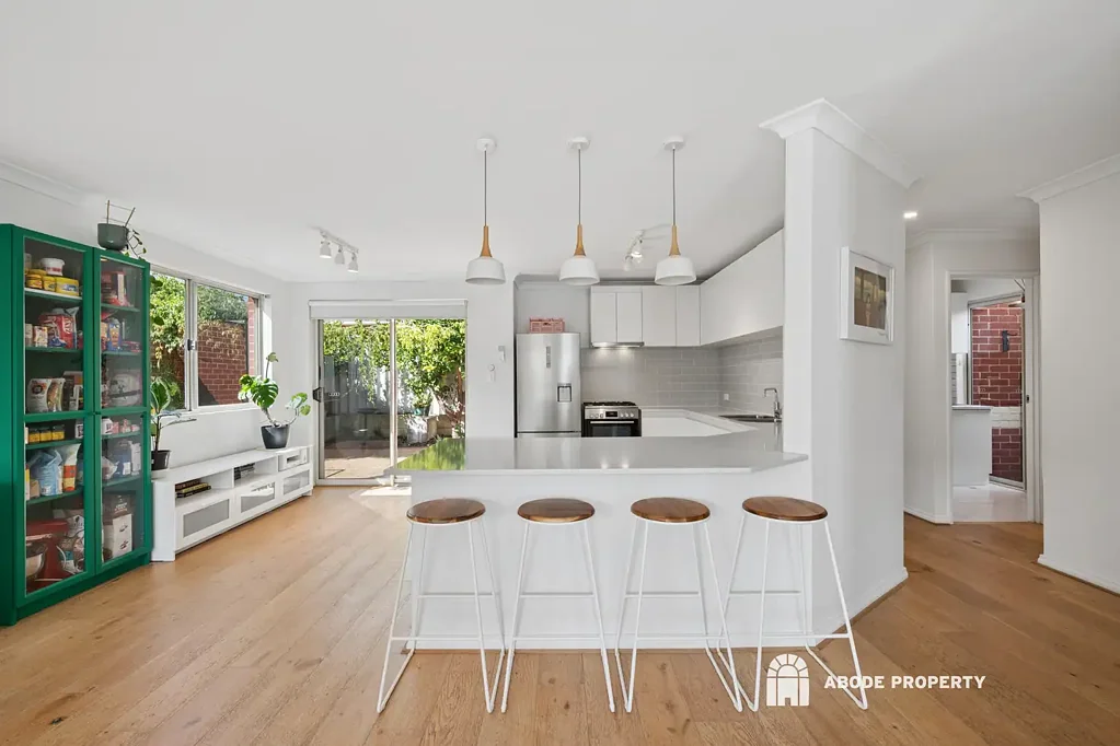 East Victoria Park 3Kwarto This Is No Ordinary Villa - Space, Style & Sunshine!