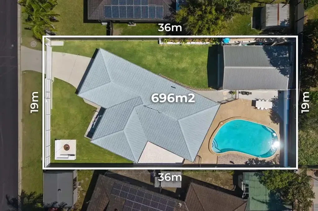 Molendinar 3房  STUNNING PRESENTATION - 696M2 ALLOTMENT - THE ULTIMATE MAN CAVE - CLOSE TO UNI, HOSPITAL, SCHOOLS
