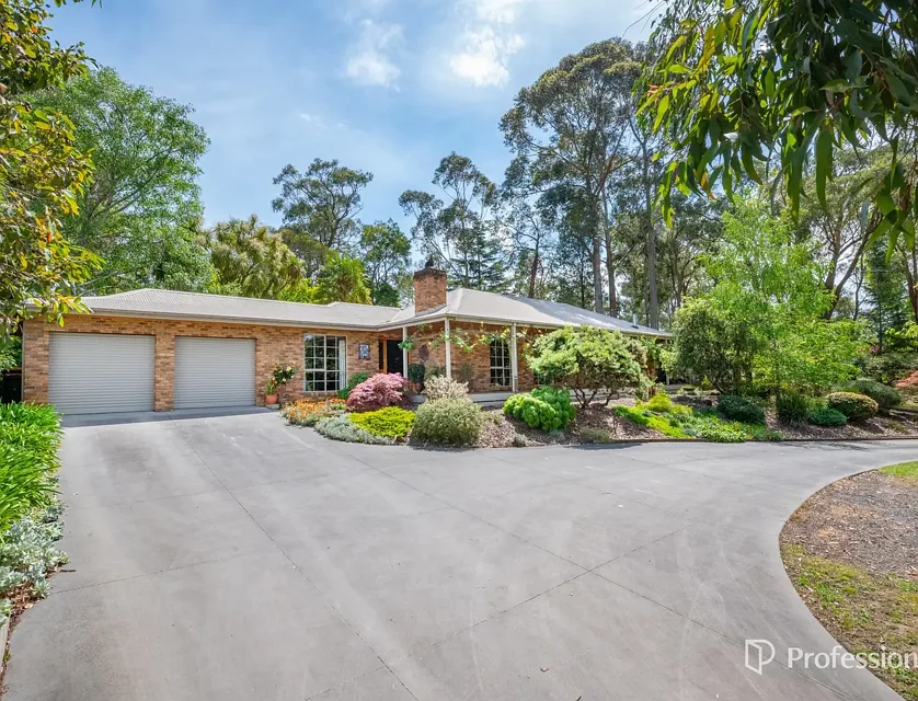 10 Carroll Street, Launching Place, VIC 3139, 4 chambres, 2 salles de bain, House