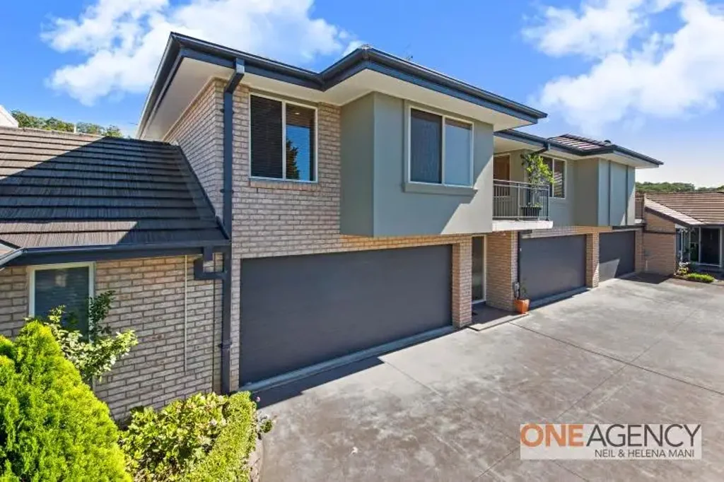 MODERN, SPACIOUS AND LIGHT FILLED 2 BEDROOM TOWNHOUSE
