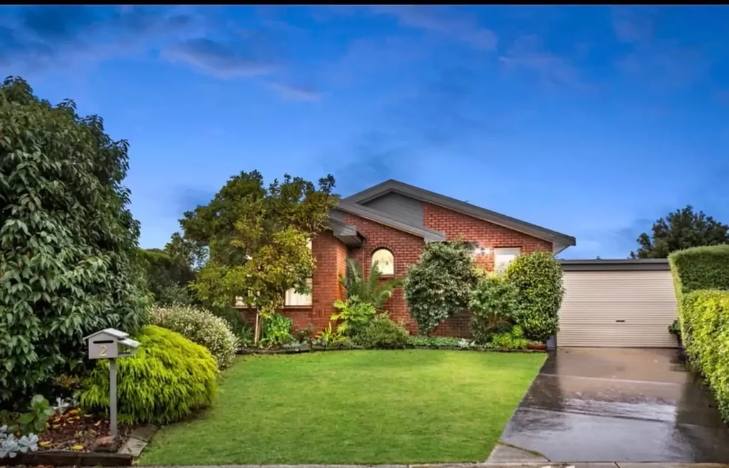 MAGNIFICENT & IMMACULATE FAMILY HOME