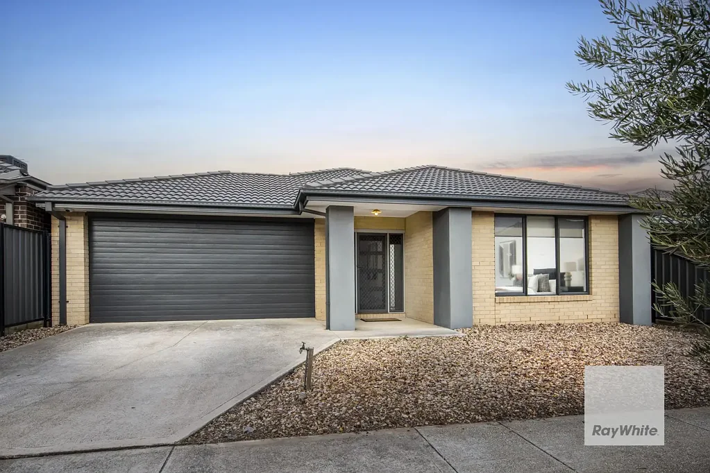 6 Tora Crescent, Fraser Rise, VIC 3336