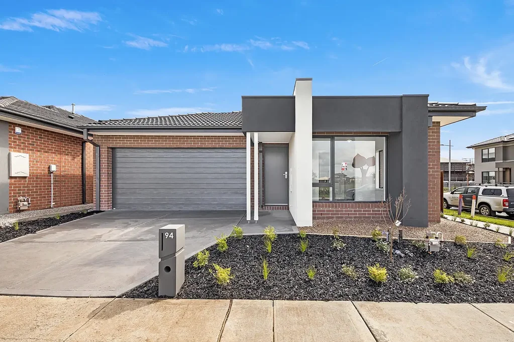 Modern 3-Bedroom Family Home in Alamora Estate